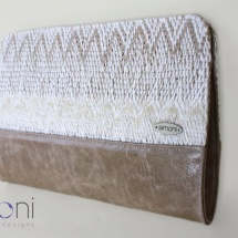 Woven clutch in white and beige